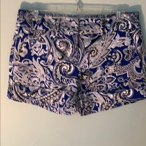 New York &Company adorable Paisley shorts. Size 6.